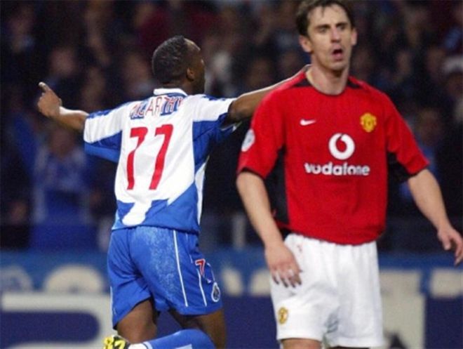 為比賽中左 為比賽中左